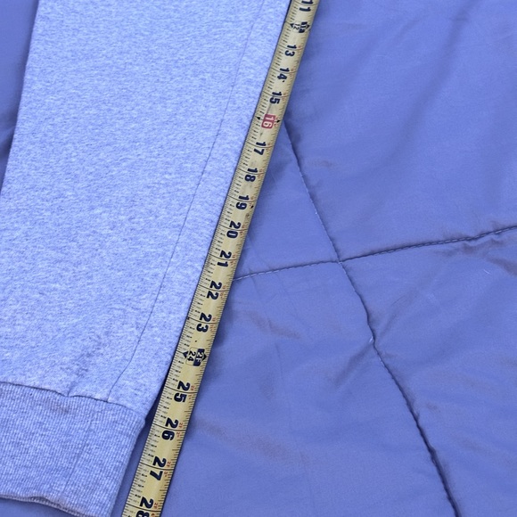 Champion sweatpants. Size medium. 54%cotton 46% polyester. Pictures for guide - Picture 5 of 9